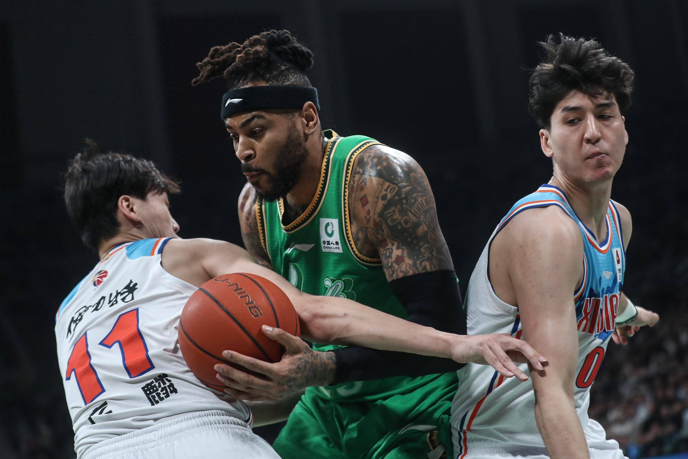 虎扑-集结日辽宁本钢备战全明星赛;更衣室发声细节曝光;震撼外界;高层口径保持一致(辽宁本钢为什么少赛一场)