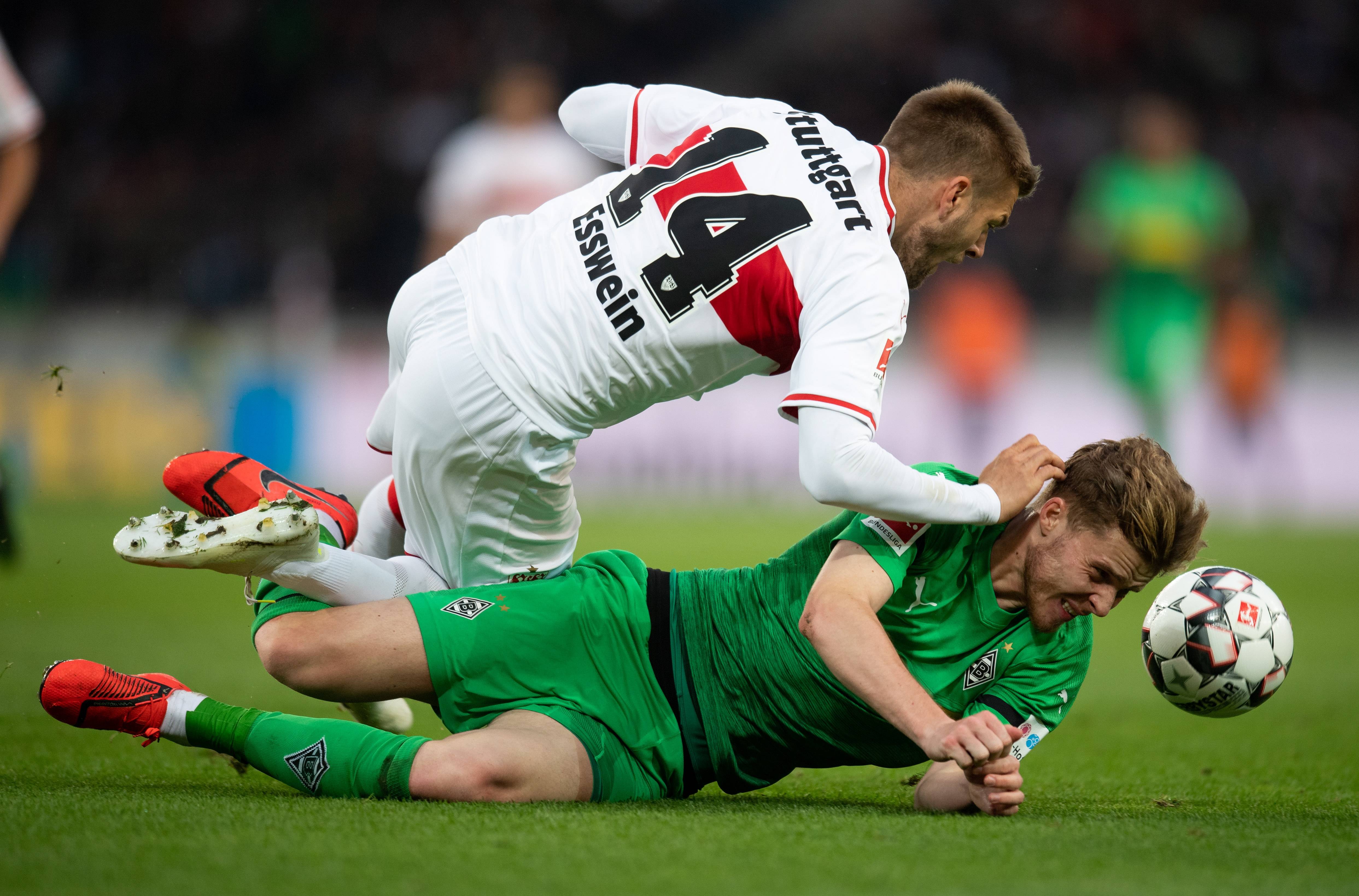 虎扑- 今夜费耶诺德备战中超；止住颓势细节曝光；底气十足；阵容厚度经受考验