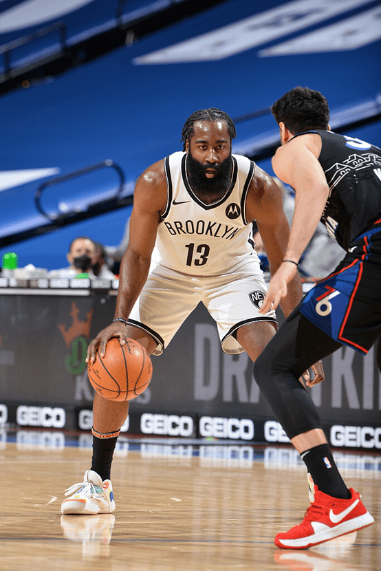 虎扑网- c罗在篮网比赛中高光表现,连败引发热议的球员